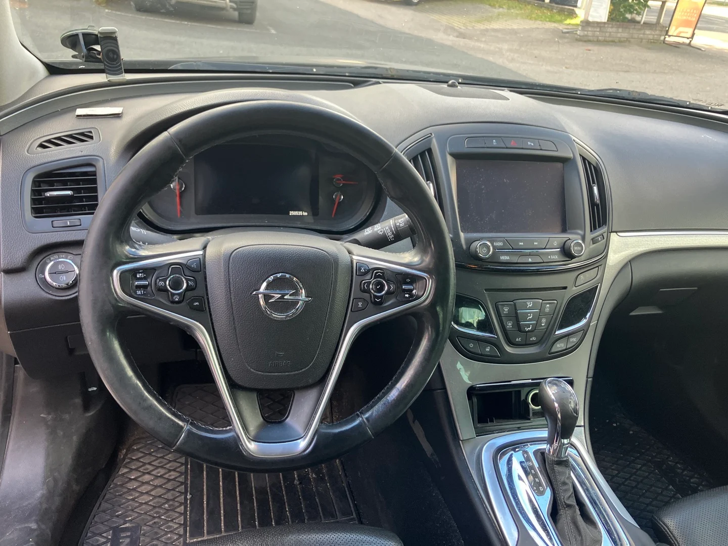 Car Image - 4PBy44b6pLqks9uMhDalmz