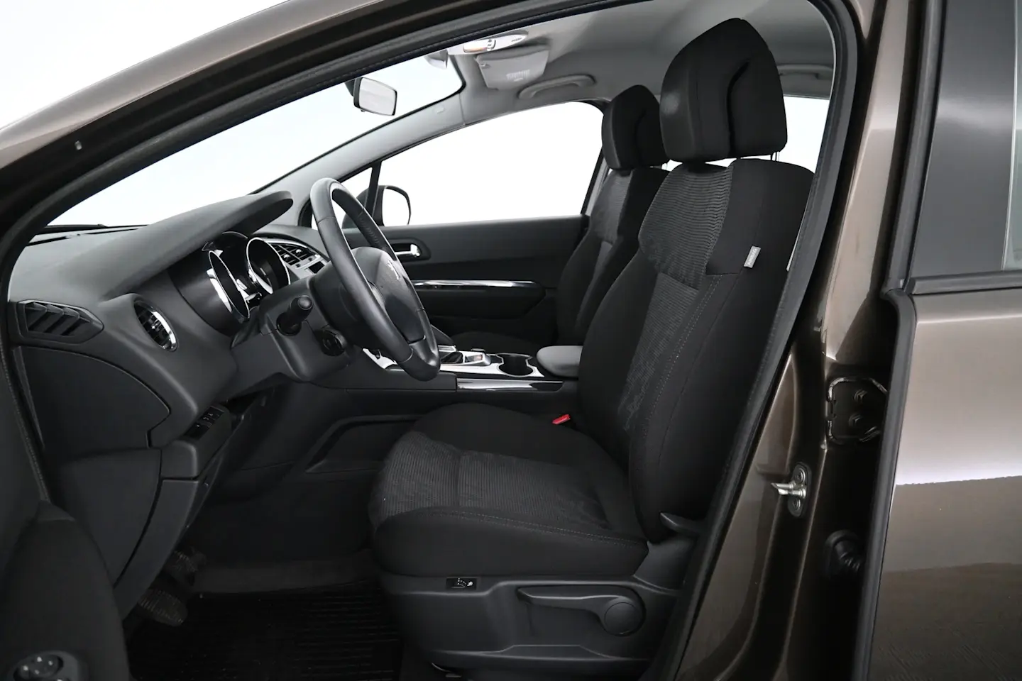 Car Image - 2hOf7BvHrqgQ8fqycjZKNK