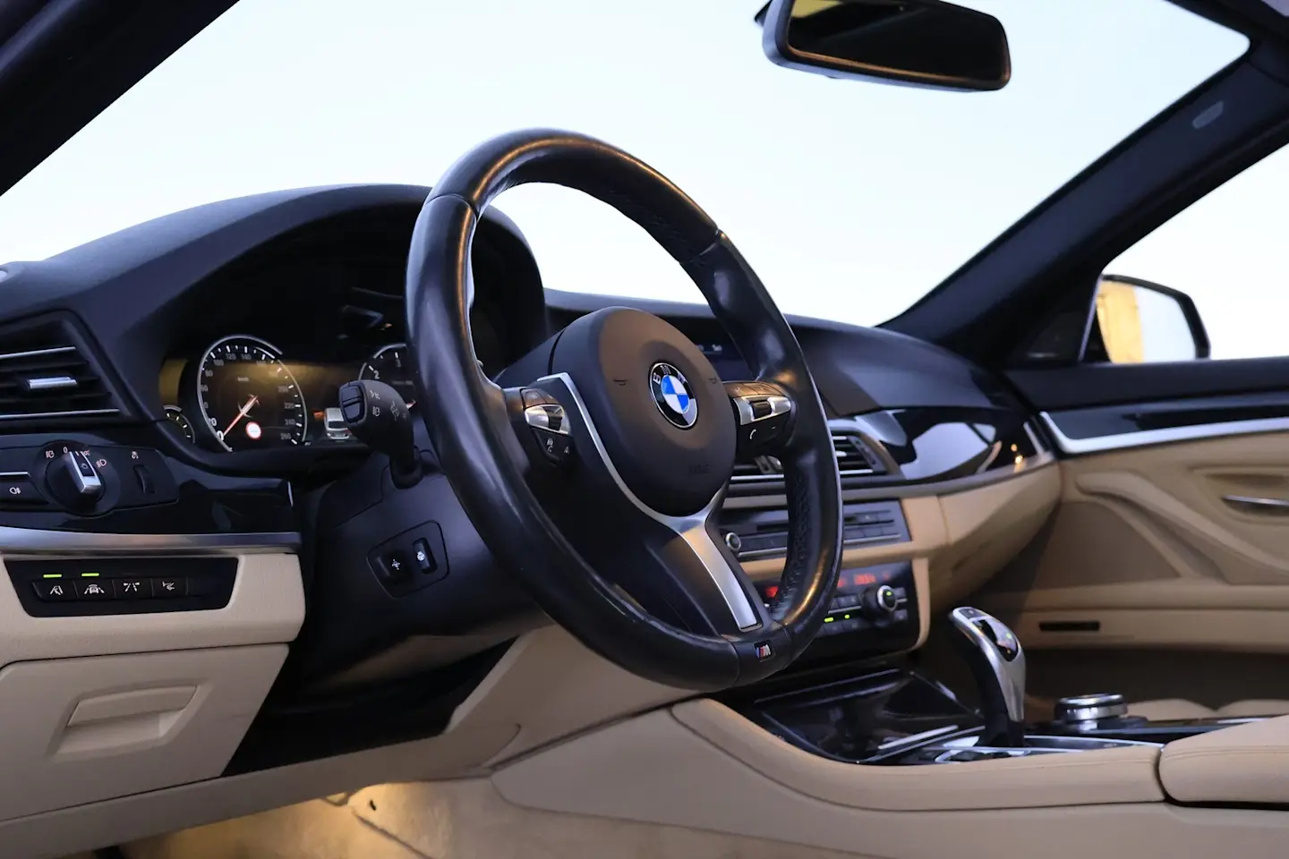 Car Image - 4ADxpjE6s96v1gNDWMPL08