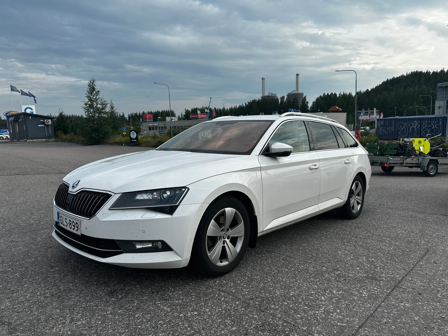 Car Image - Iygh4cp3PXZUhxxKw1B8v