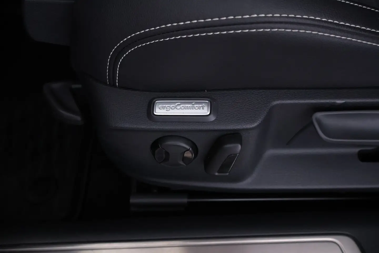 Car Image - Vt1z6hlokY5ikc3rR2uje