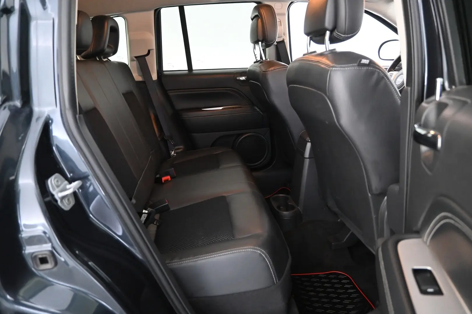 Car Image - 1VvOk8OLOMRMJ6pBkDxNLO