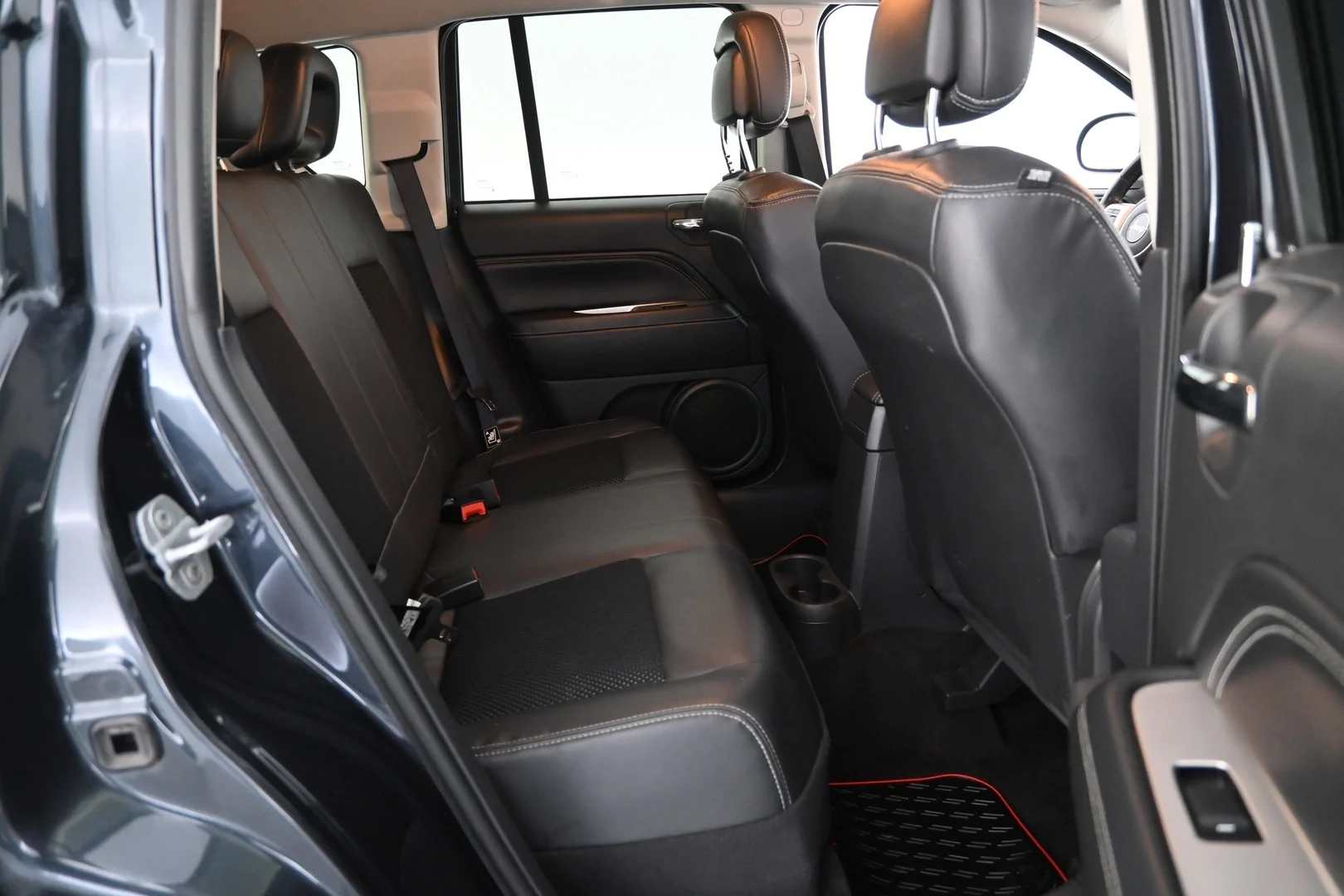 Car Image - 1VvOk8OLOMRMJ6pBkDxNLO