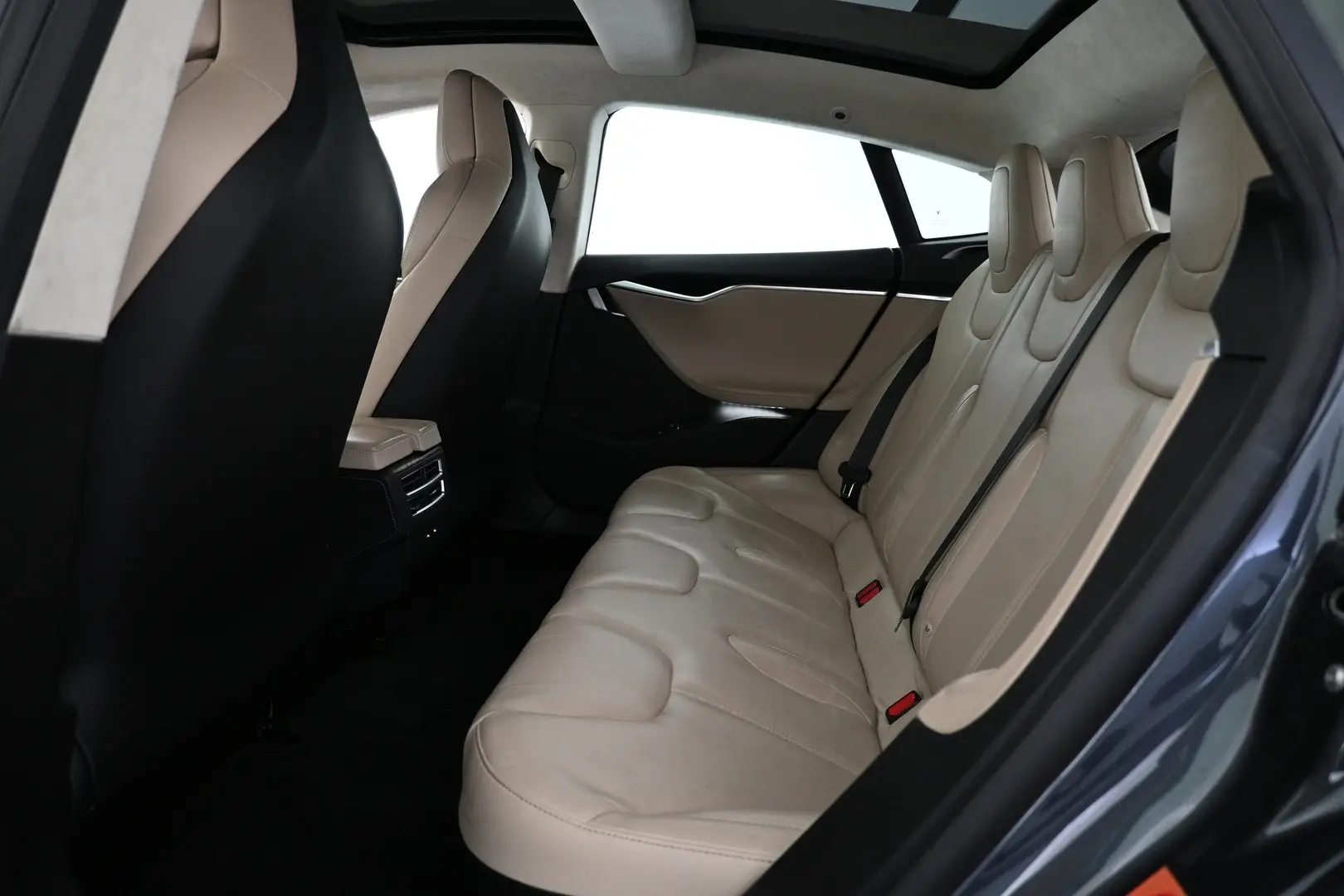 Car Image - 2amc7lCZABIM1BK3JSOo6D