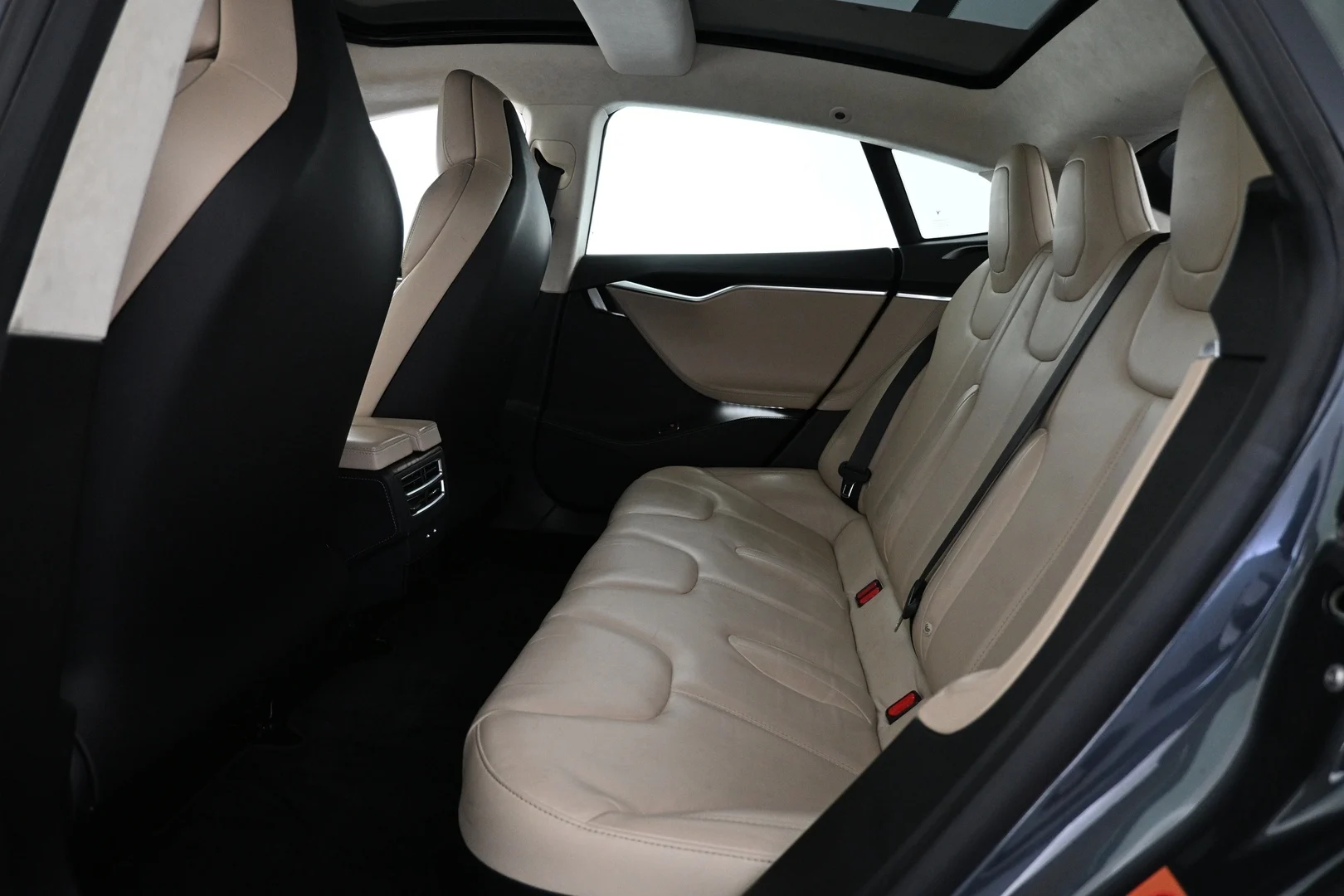 Car Image - 2amc7lCZABIM1BK3JSOo6D