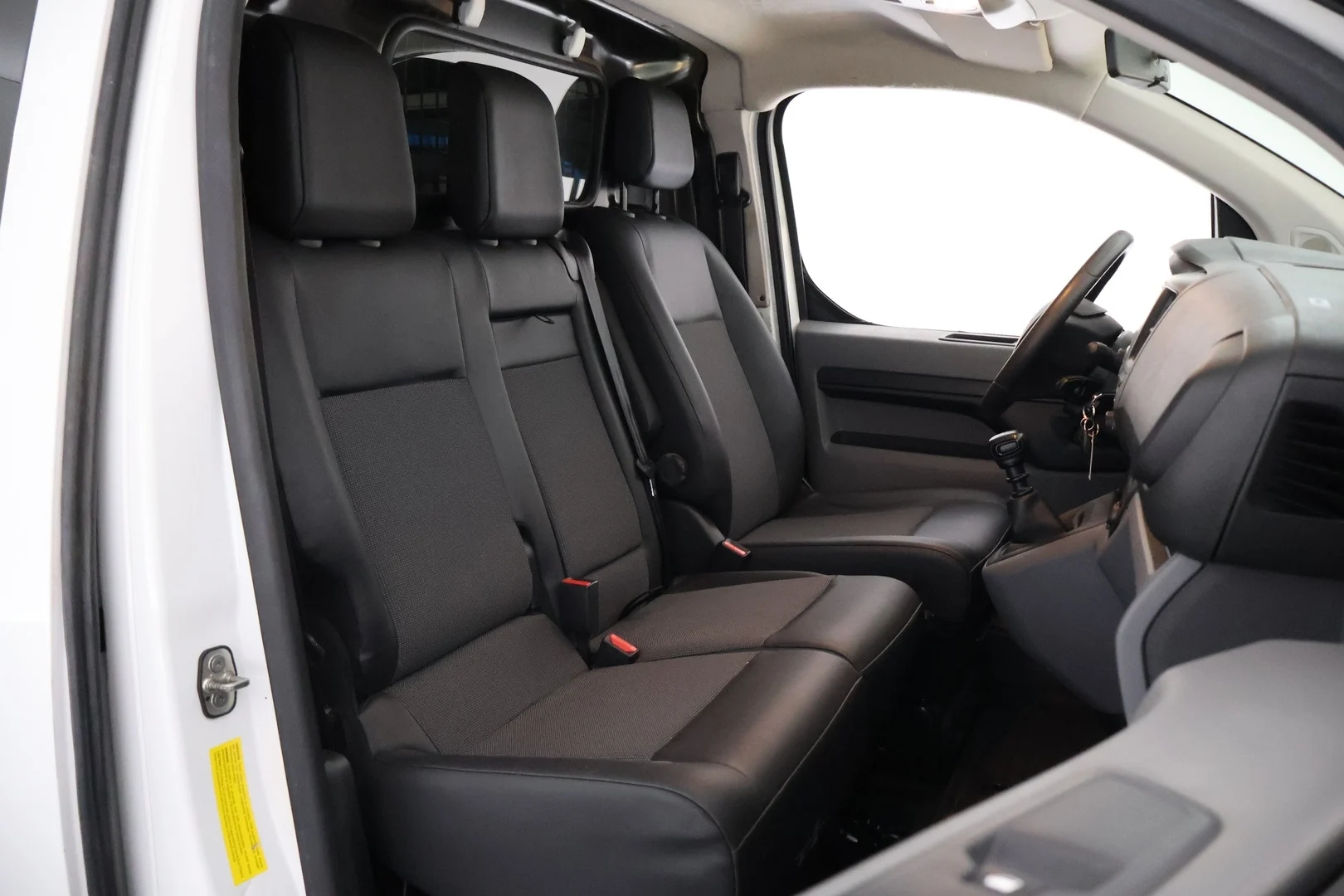 Car Image - 2lqxBzkZBElr7UM7a3KBgO