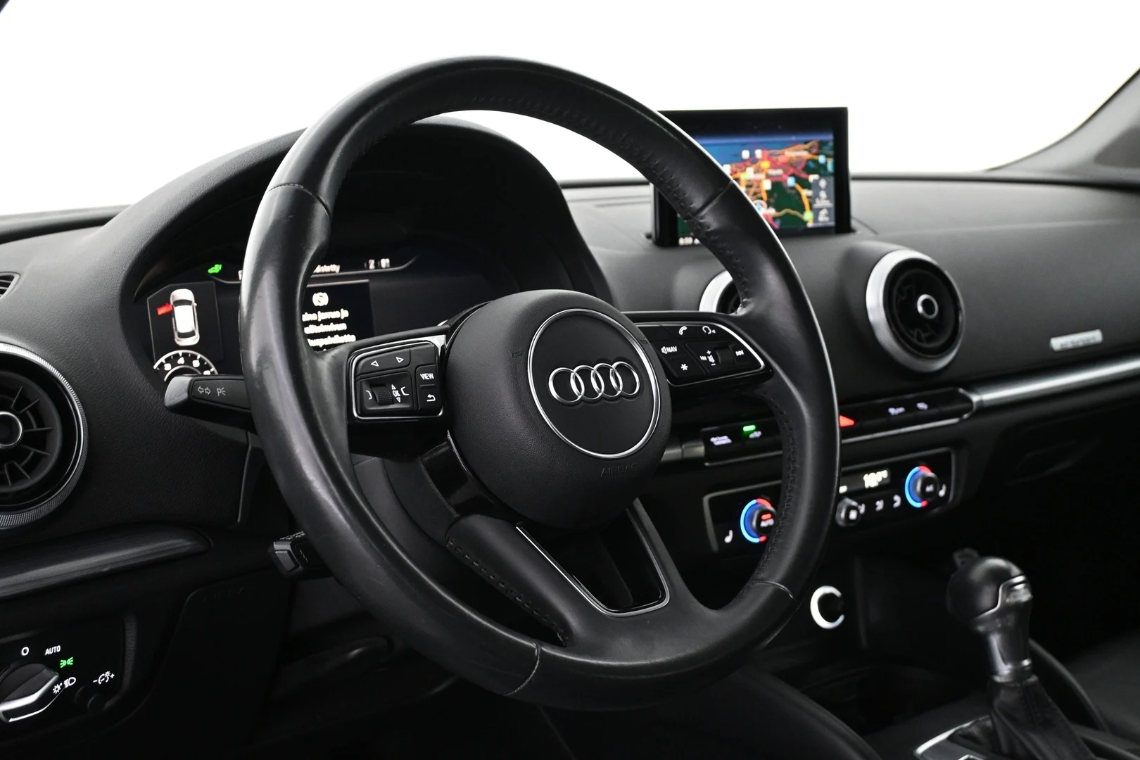 Car Image - 4Q2I3O1SQTlZPGtwA0slb2