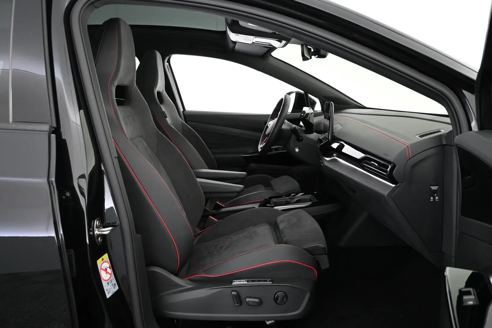 Car Image - 3dxtGtOUuGTIPCRsegGeeA