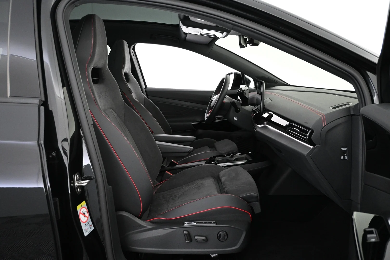 Car Image - 3dxtGtOUuGTIPCRsegGeeA