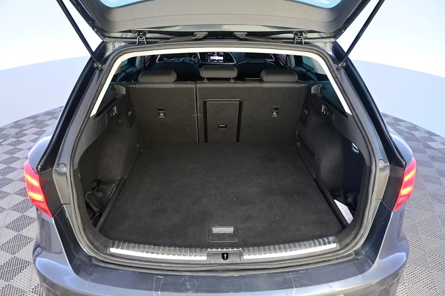 Car Image - 1buMGsejtQ3NkB96RIO7c5