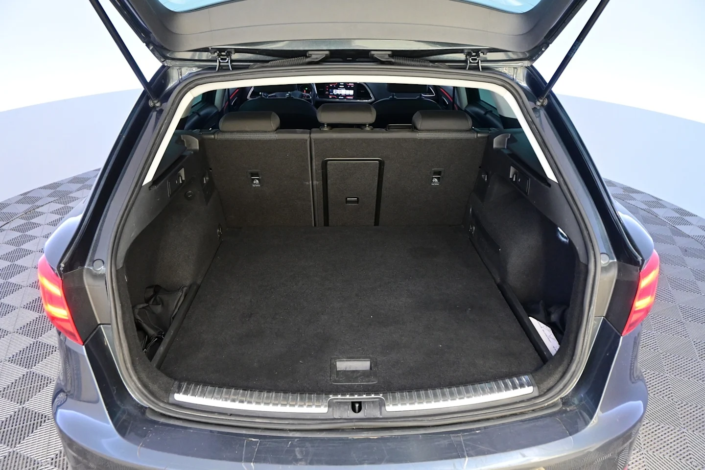 Car Image - 1buMGsejtQ3NkB96RIO7c5
