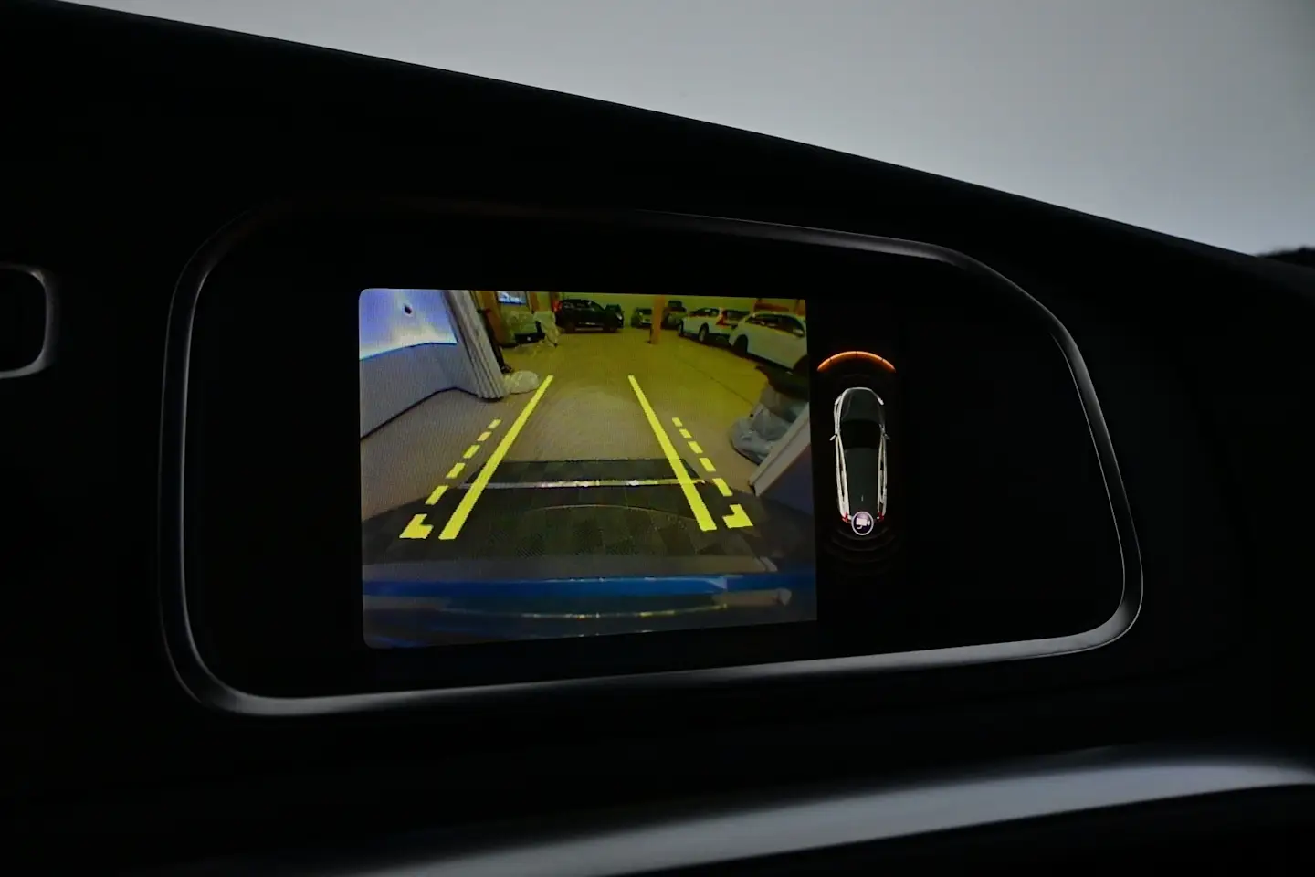 Car Image - vMoqGlXIboTZZpvarE9a3