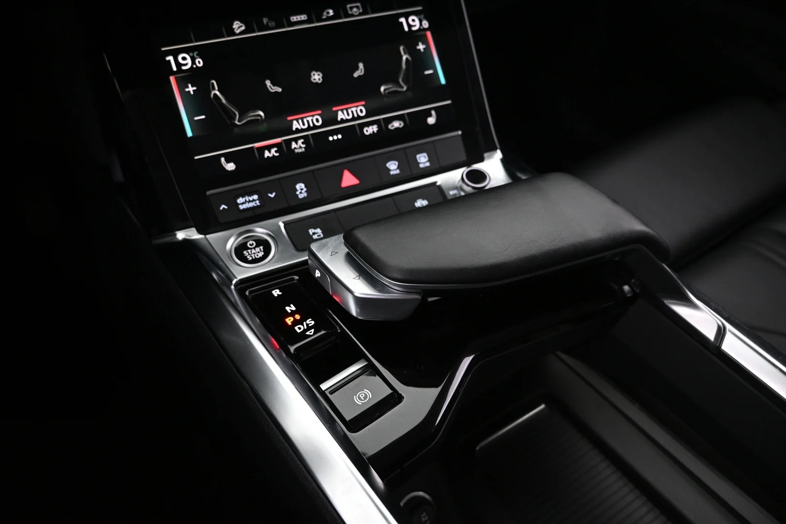 Car Image - 2AomFeohaHkqYPWcSwpOdB
