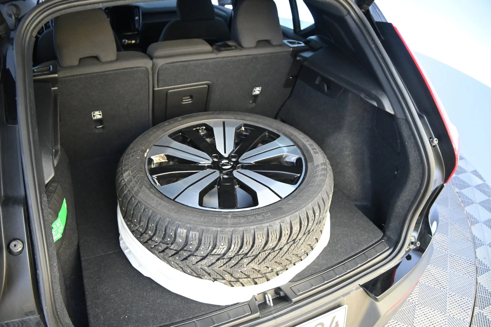 Car Image - 49UPKzXAv9tnasRmYuuXv5
