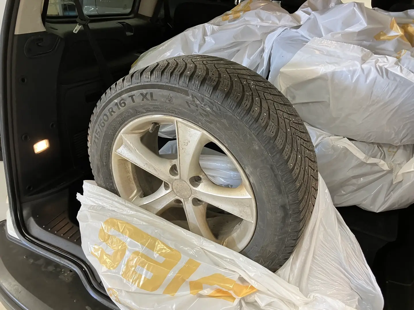 Car Image - 7dIFkvX7tnxvQcditkPrMI