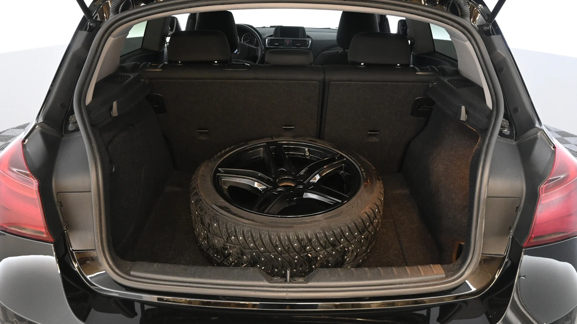 Car Image - 4YdEGJIfcS3aX4PvJCSRpT