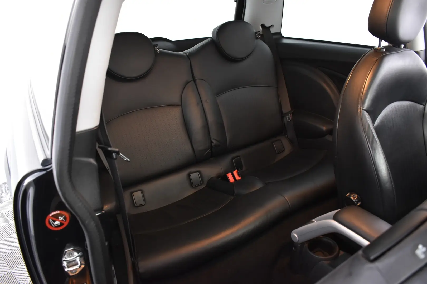 Car Image - 44M3Uwio37nICO6c0tV7Cb