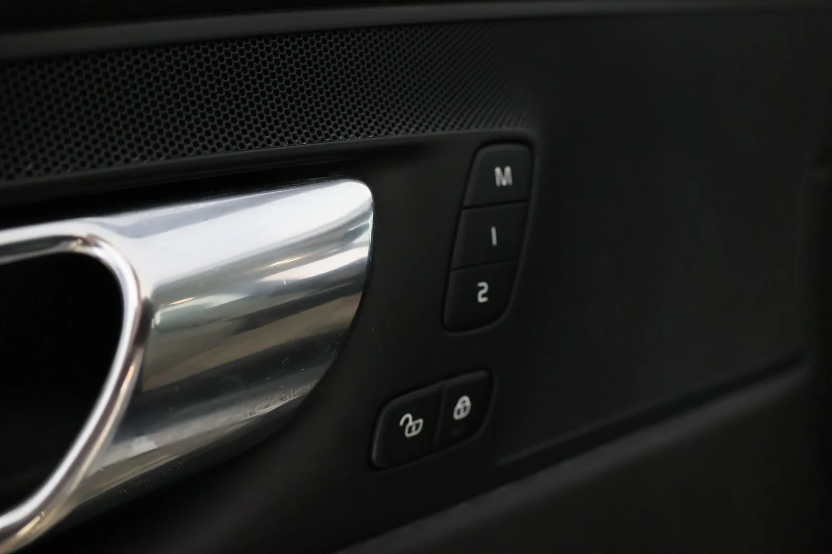 Car Image - 2DXLL4VU3vSLRl2p6fmfgu