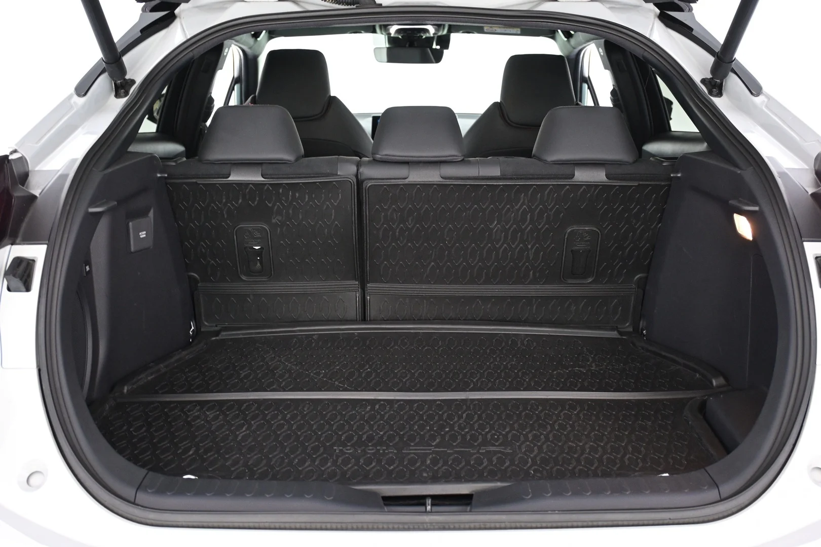 Car Image - 77ZFizg1RZ0BlOlBPSWo7f
