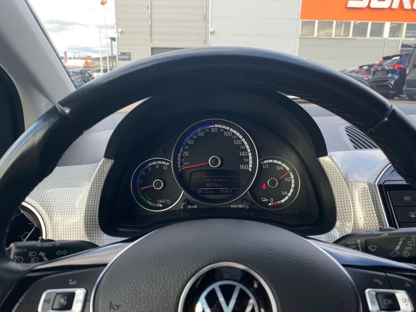 Car Image - 4FLHhcottFWSIqJcWJfkH