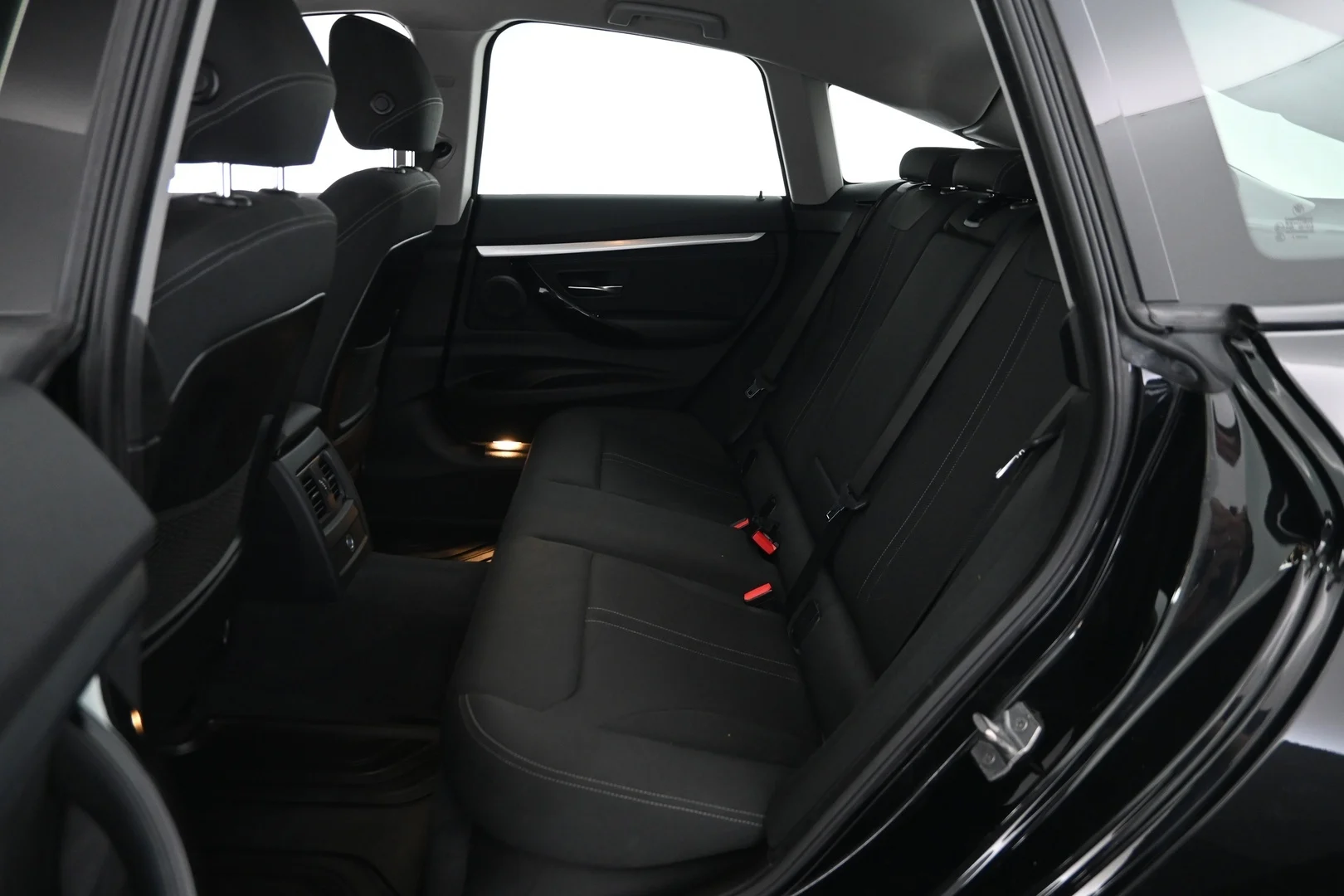 Car Image - Tct6X00Q51JEwYdsOYIPV