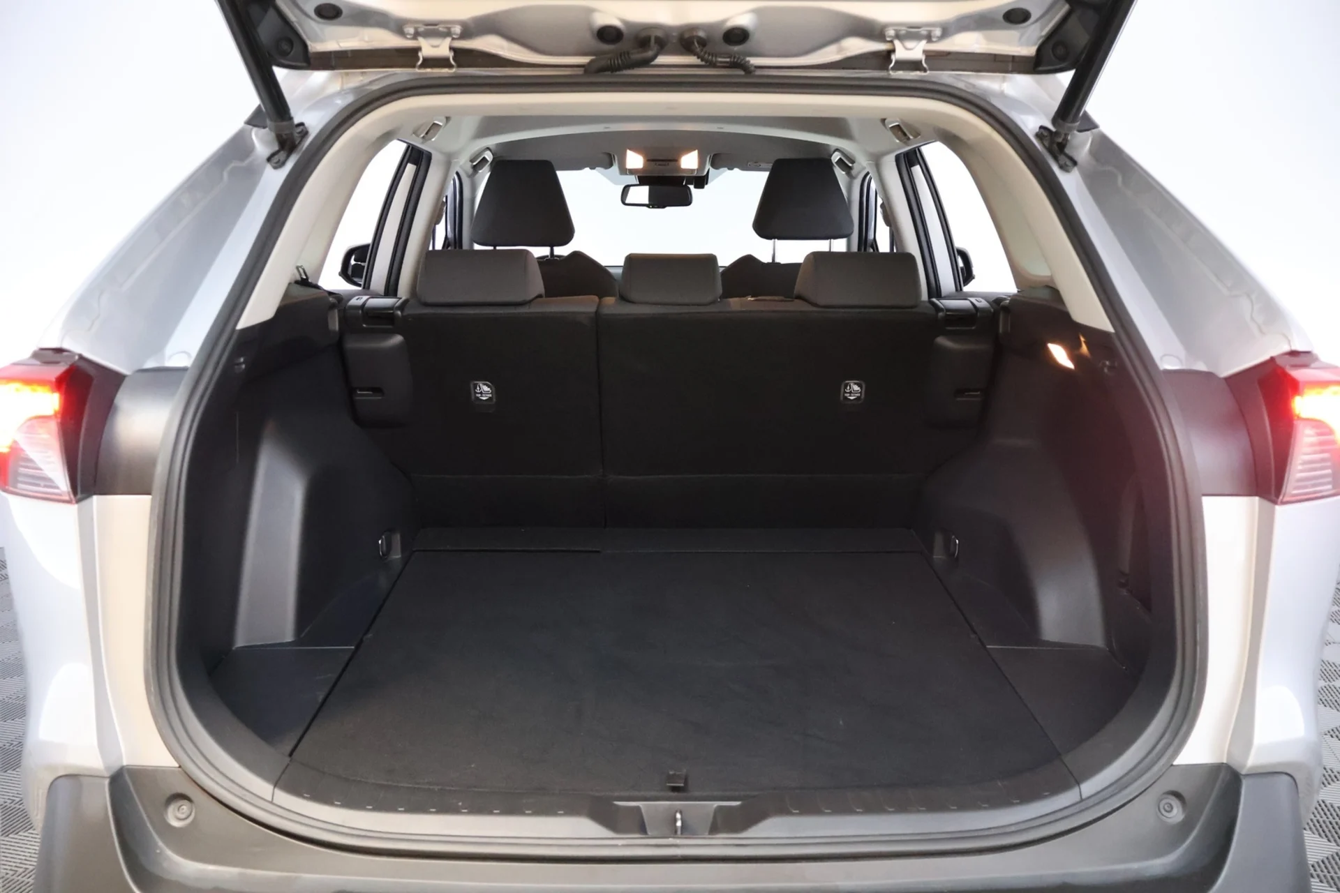 Car Image - 5HUos1niLO7XwfTeRRcB7z