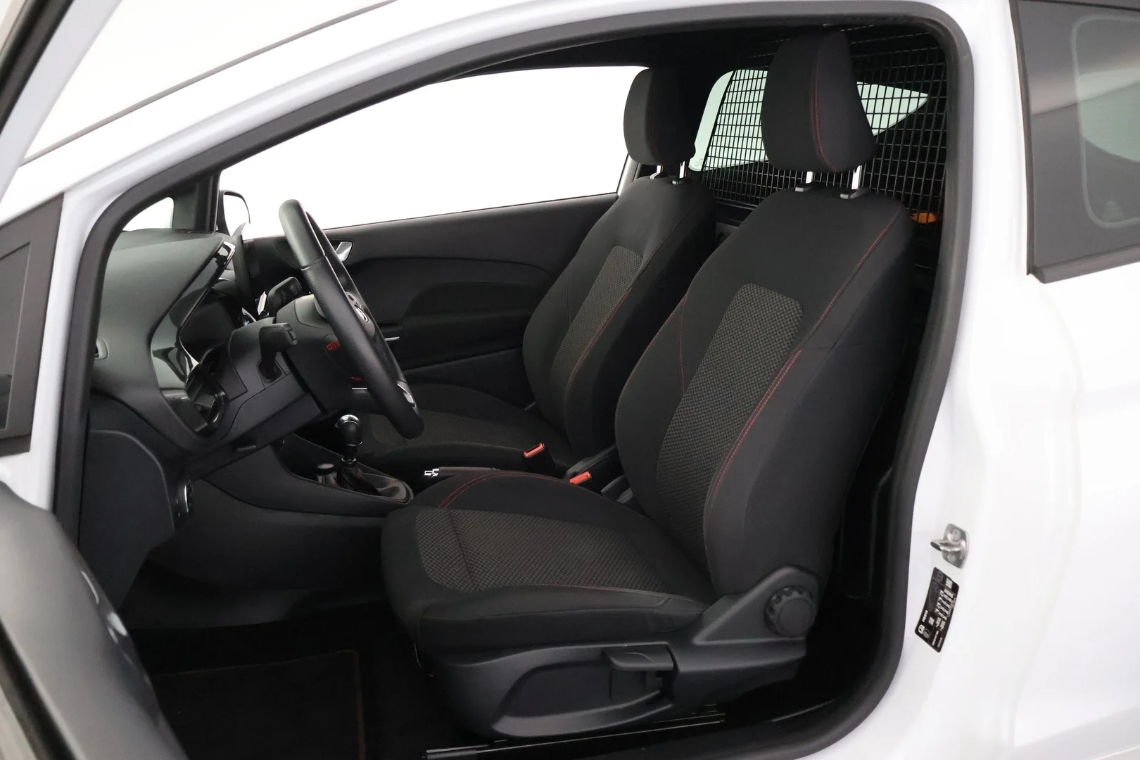 Car Image - 7b6WxDkNgpiBd0rZfhM9jK