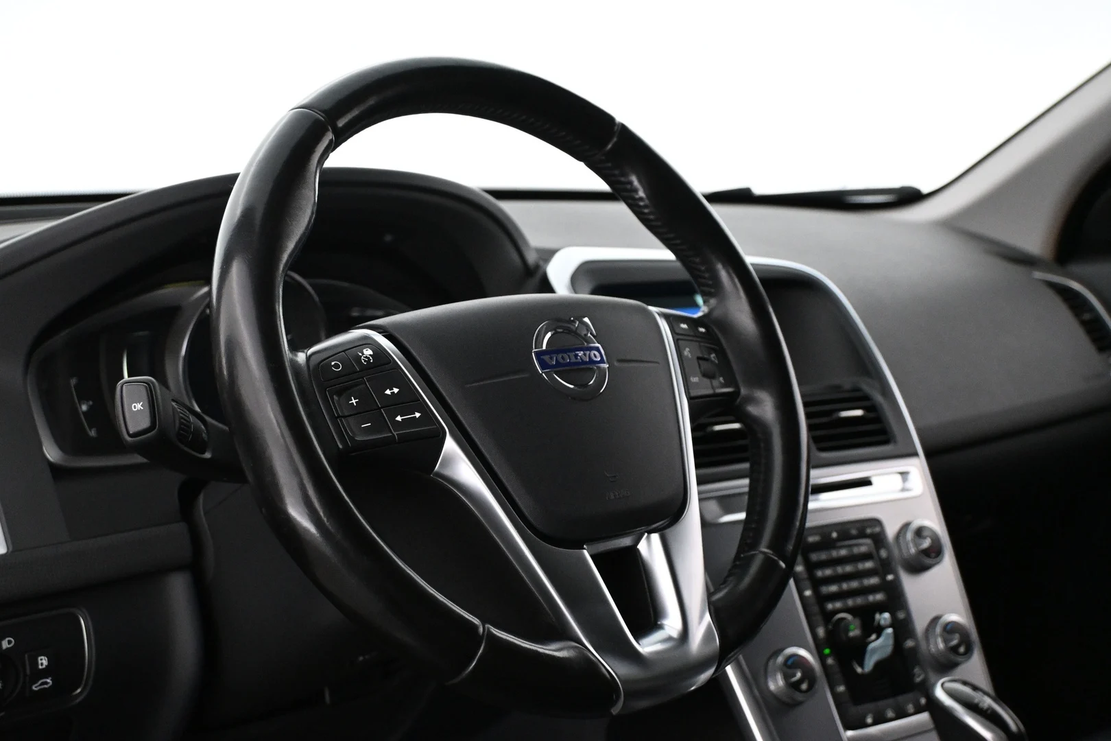 Car Image - 3uytBiyjFundjgfH4neJdh