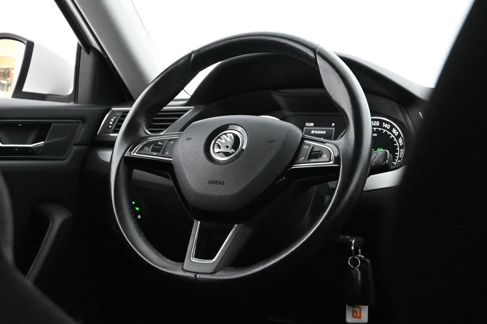 Car Image - 4MmlAYZ3hQvkSh8w4JYmfI