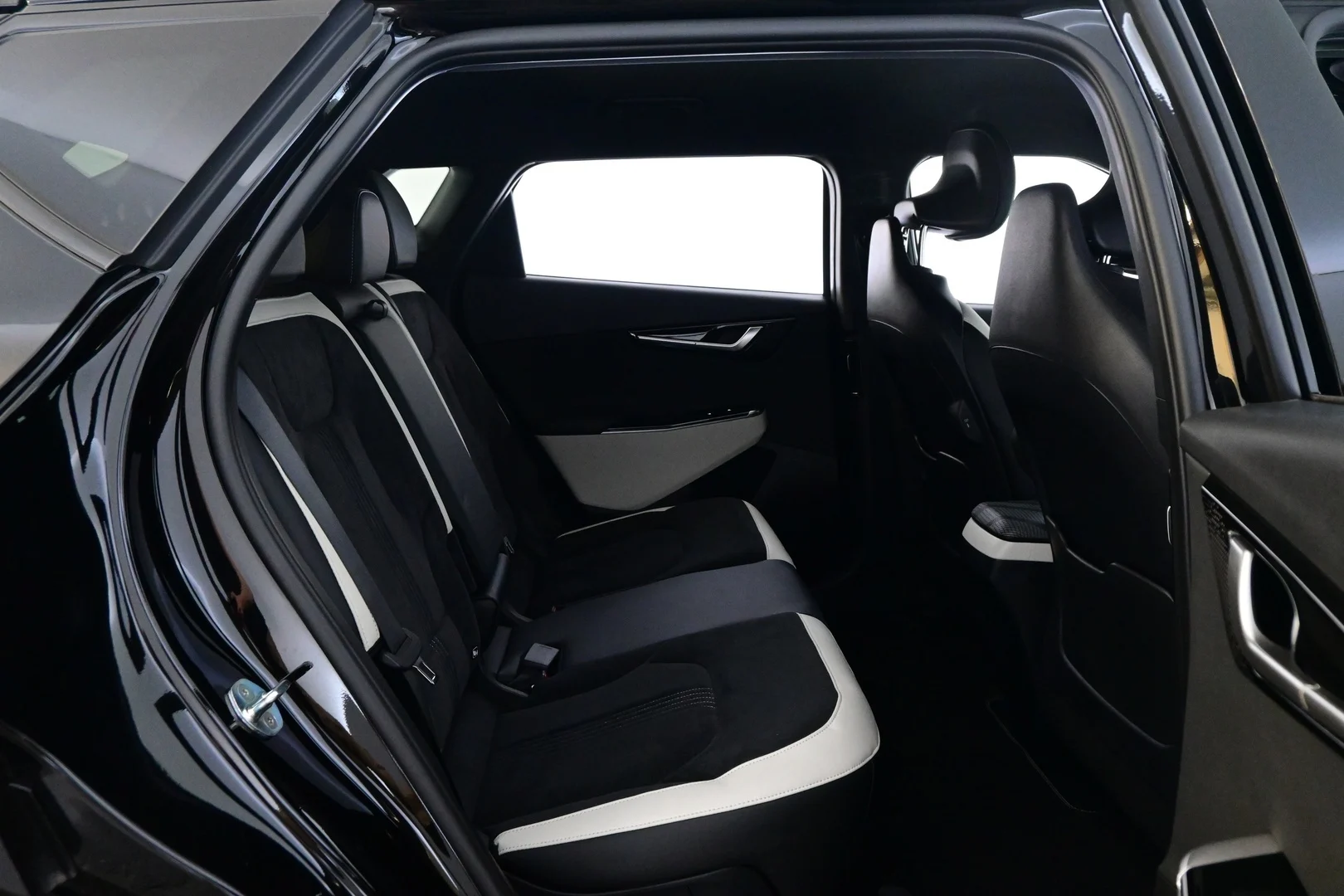 Car Image - 61IixCBTCIHPY2lMNcEu40