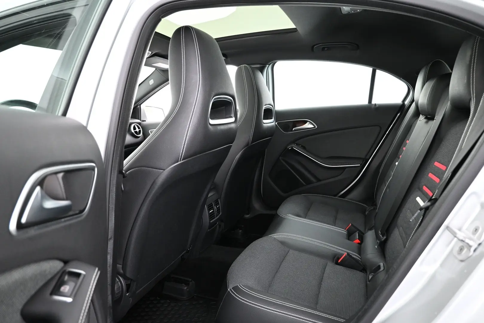 Car Image - 5G3spXUHXqz8JiZ7MhDRyx