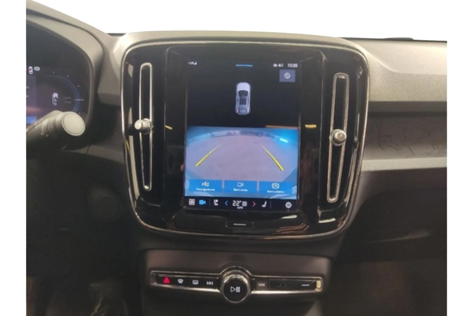 Car Image - eYAqiUkitaFYZC8p9xf1e