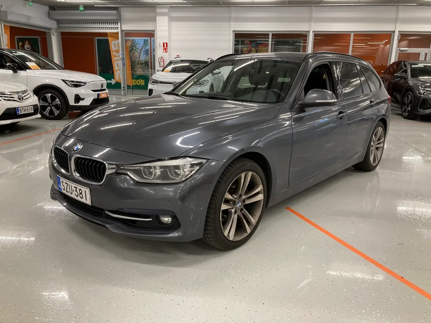 Car Image - 7jWSxeudiB5QsE2Hm0hgqS
