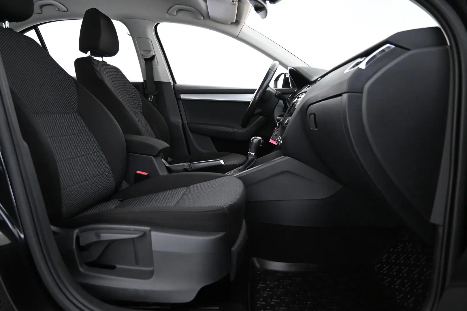 Car Image - 7lu156UoFOV6JFxhcXcnL3