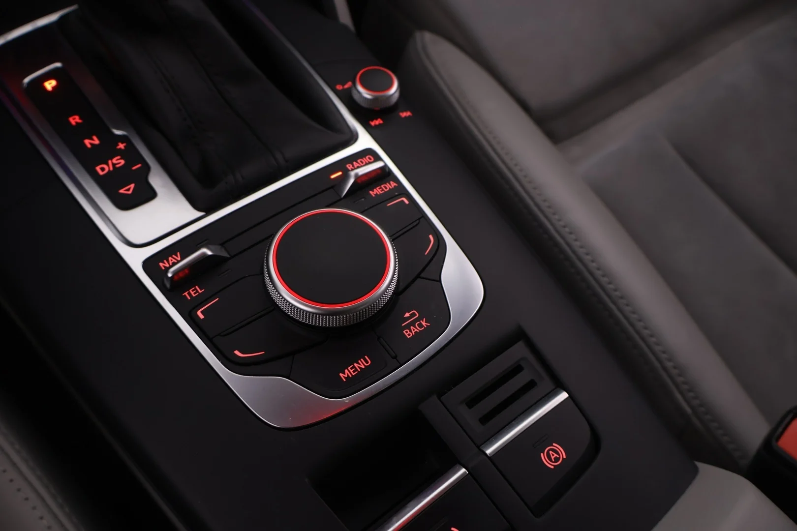 Car Image - 6xAT6YSsEc29Y8U9NRMmv9