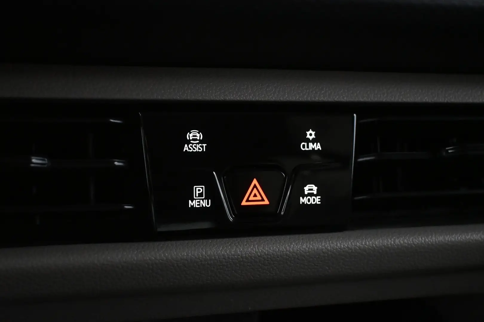 Car Image - 6XWdgjwsJCiUn8DkzhpUsU