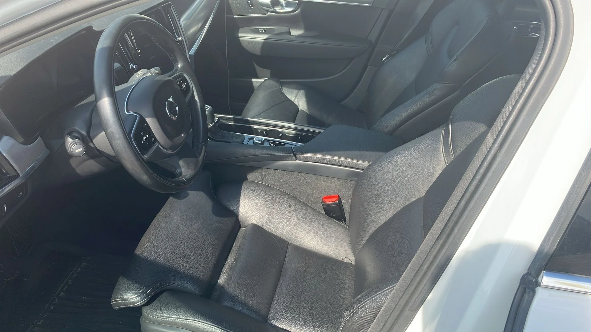 Car Image - 4lqpnqEyINC54VNyyfP62t