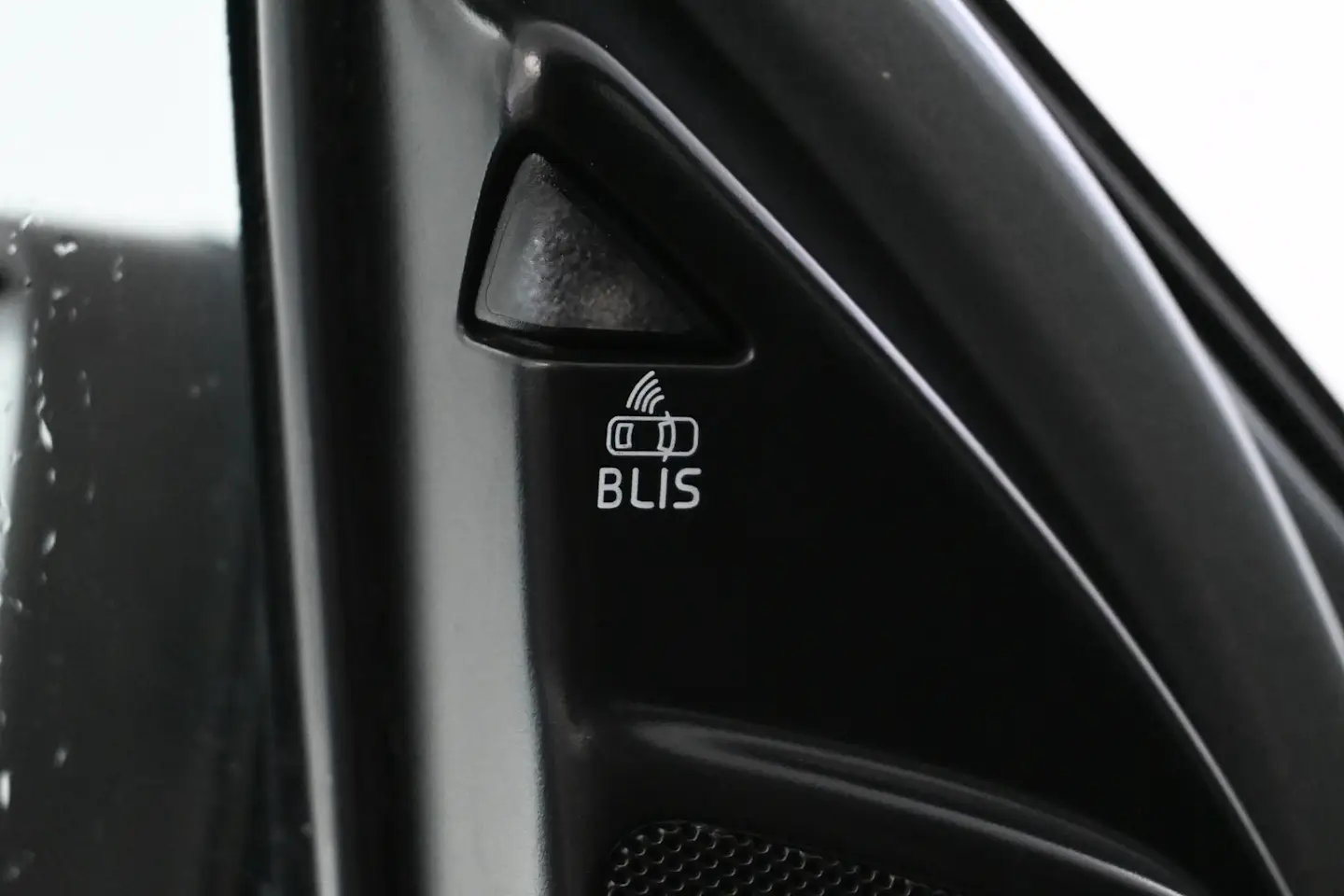Car Image - lmCUQPSB9RBfV45qtSugA