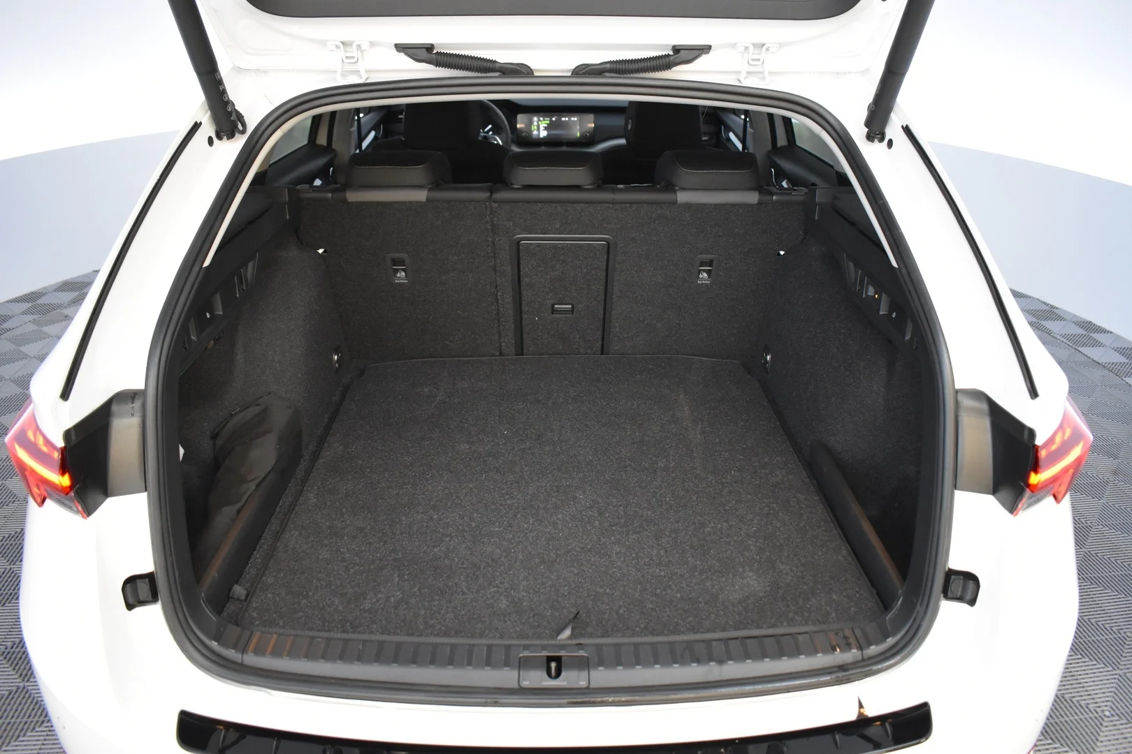 Car Image - 2t019cjNM1tddhLAczZI3d