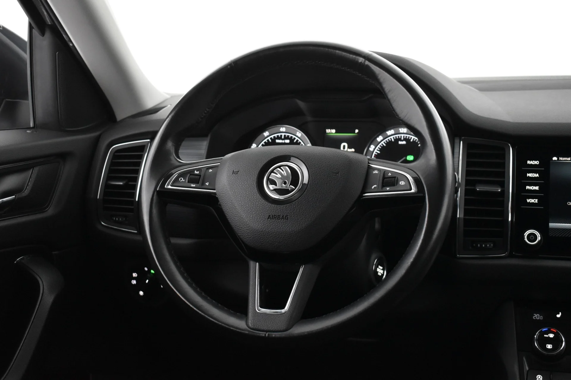 Car Image - 1LNWExdKiV3LTYqpGiTpAT