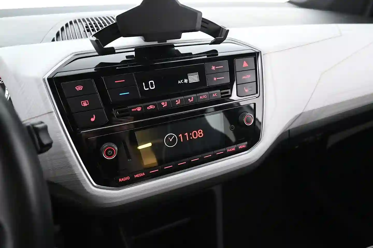 Car Image - 33gSiKYWe1SDzsVGjoF13u