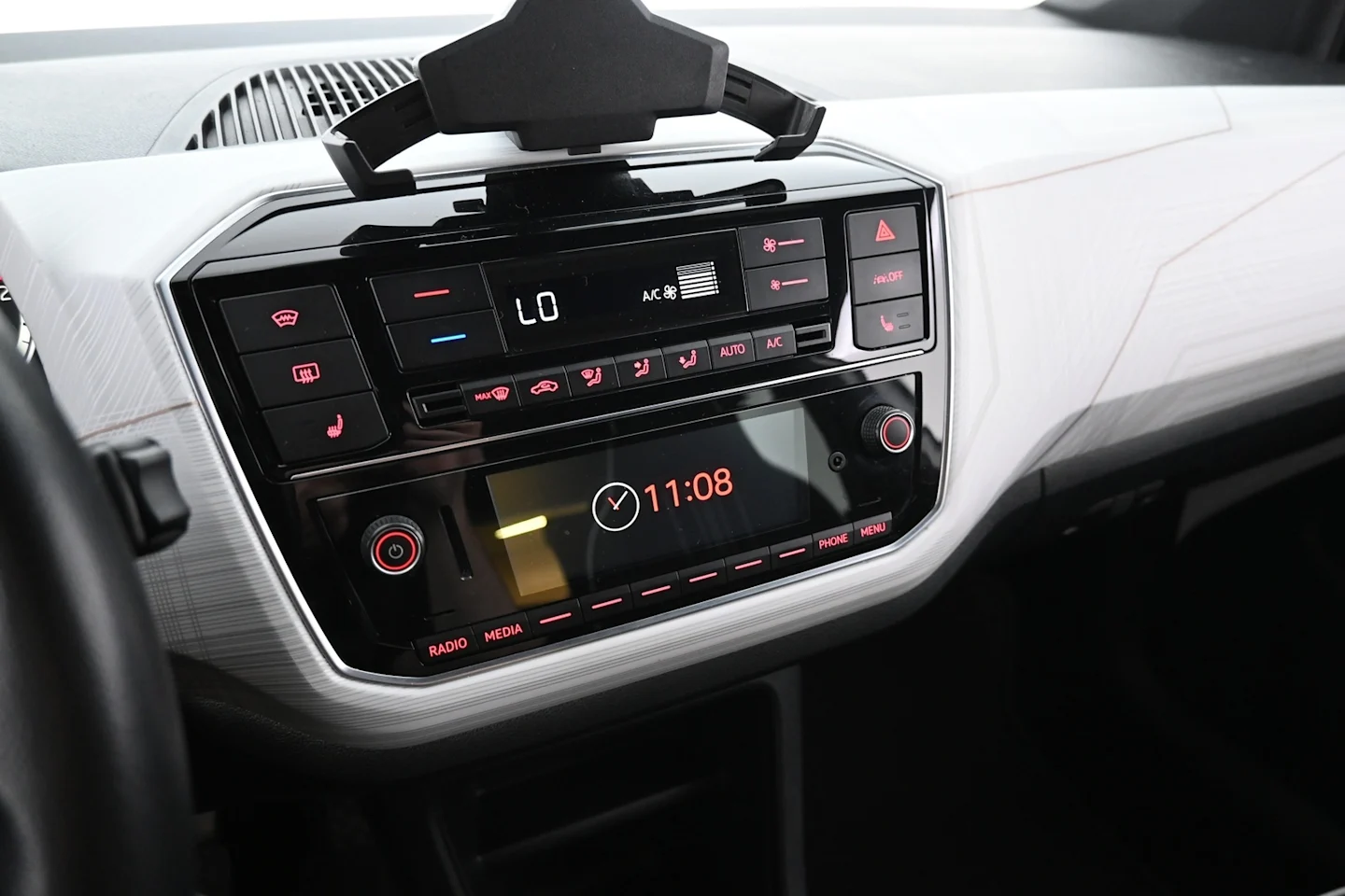 Car Image - 33gSiKYWe1SDzsVGjoF13u