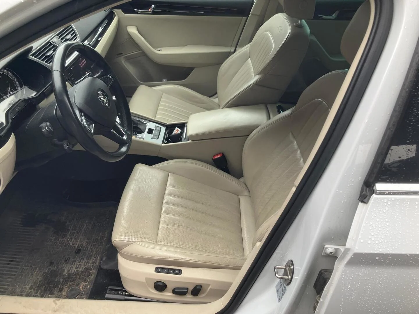 Car Image - 6w7rXsOiQEfVDmXMfs1DWx
