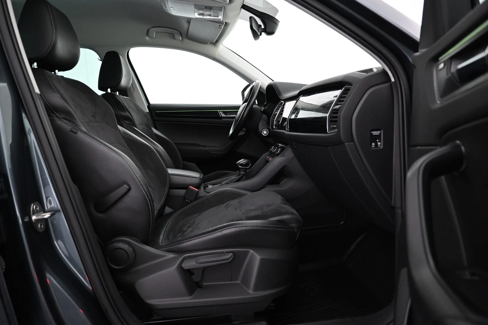Car Image - 5H43SlmZkTbbpxXUs5Xarz