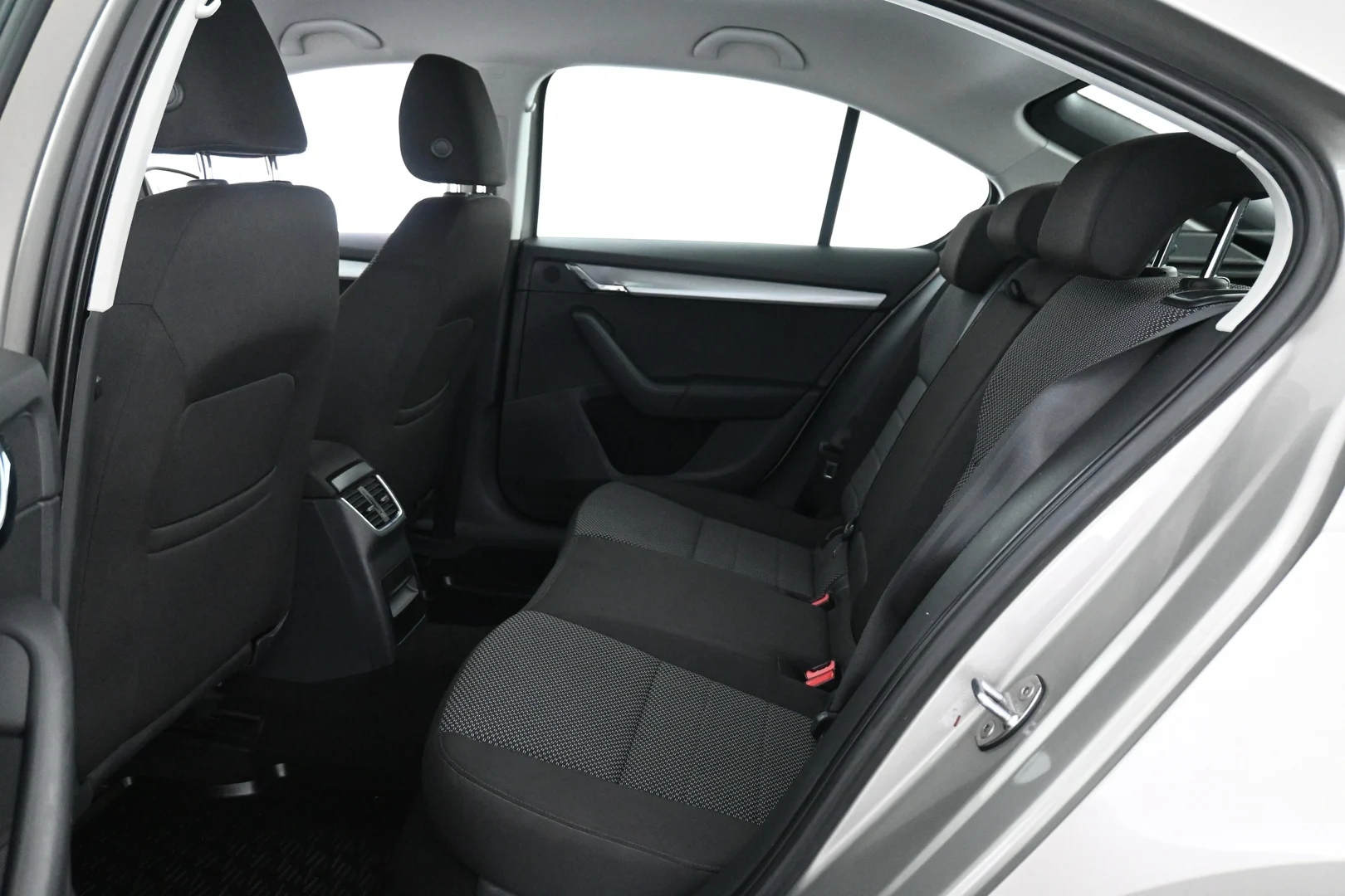 Car Image - 6yMxWjX03Laa2pMuPRhQwv