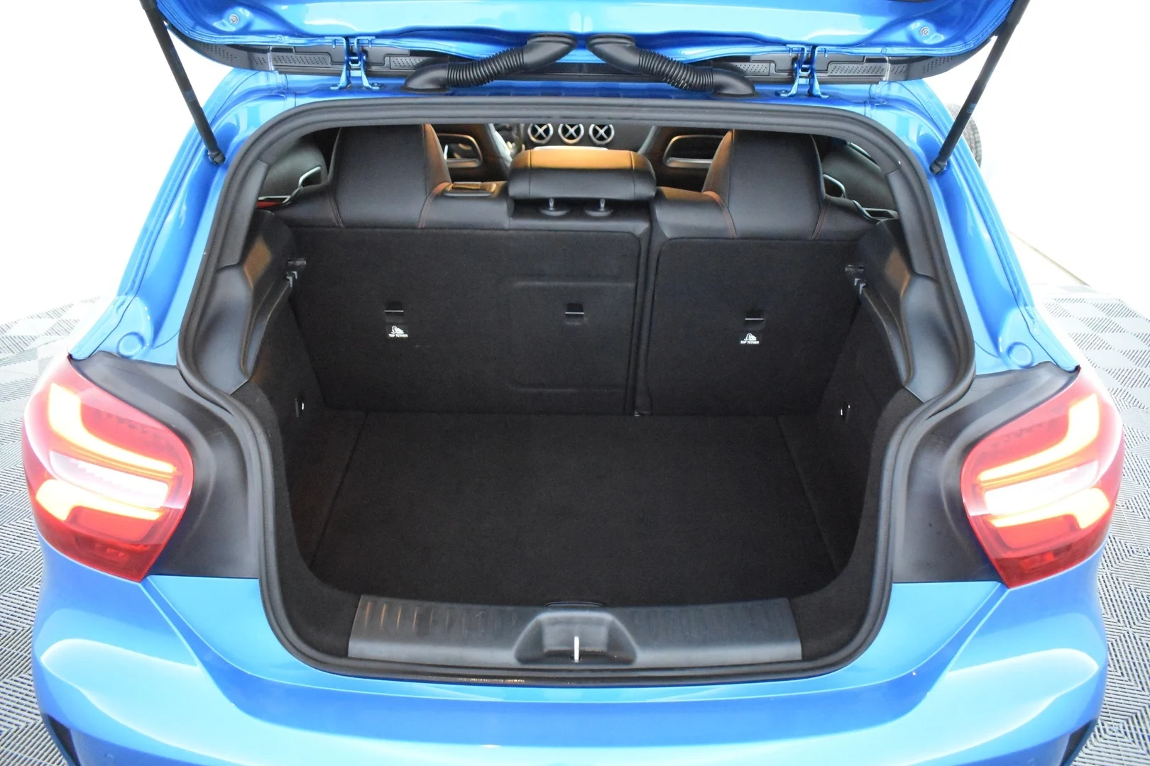 Car Image - 5TwInnuepb1KtNCkUn4YGE