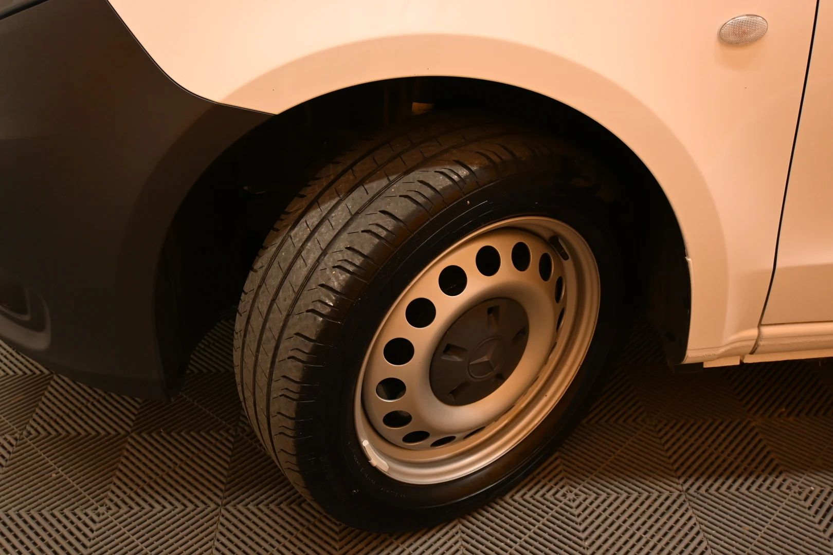 Car Image - 60DAubz4ZteYe0hrOAU6Zy