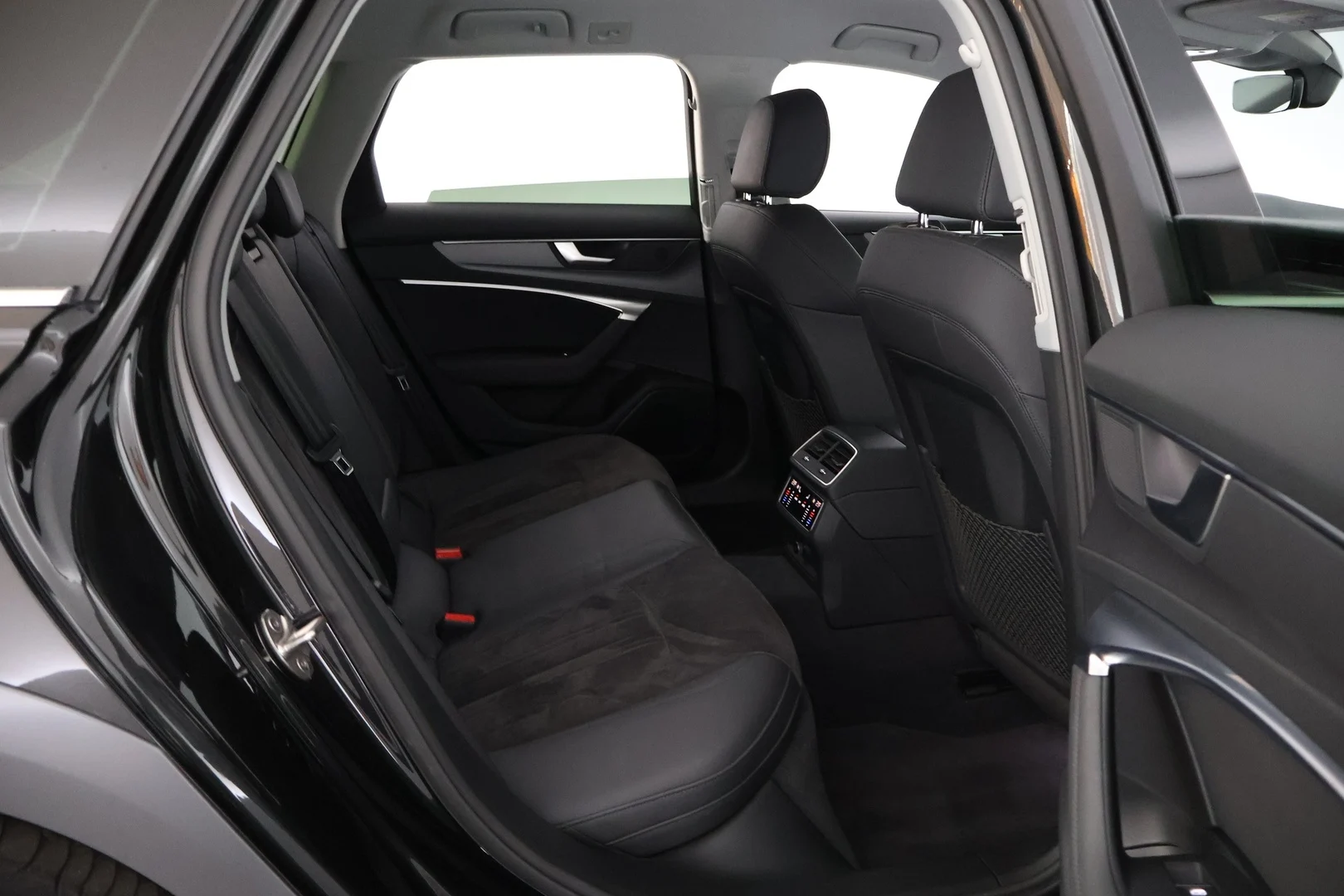 Car Image - 4uBn41JUZuhwcipXenCCeL