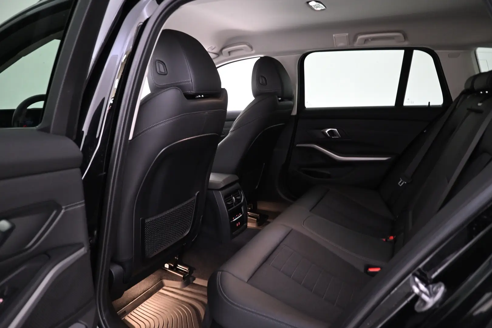 Car Image - qNxUTuagSGt0UBhXRnP6d