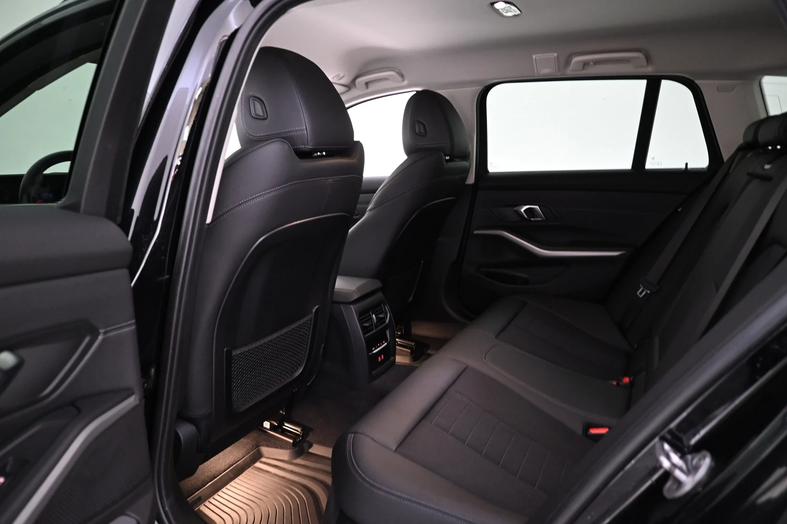 Car Image - qNxUTuagSGt0UBhXRnP6d